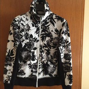 Lululemon  black and white floral hoodie zip front sweatshirt size 6